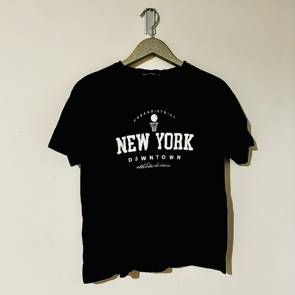 Pretty Little Thing • T-shirt • medium